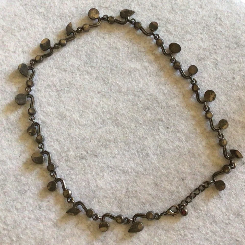 Elegant Multicolor Beaded Necklace - Picture 2 of 3